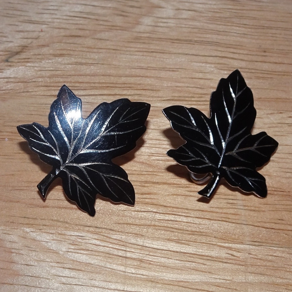 Vtg. SK Sterling Maple Leaf Screw Back Earrings